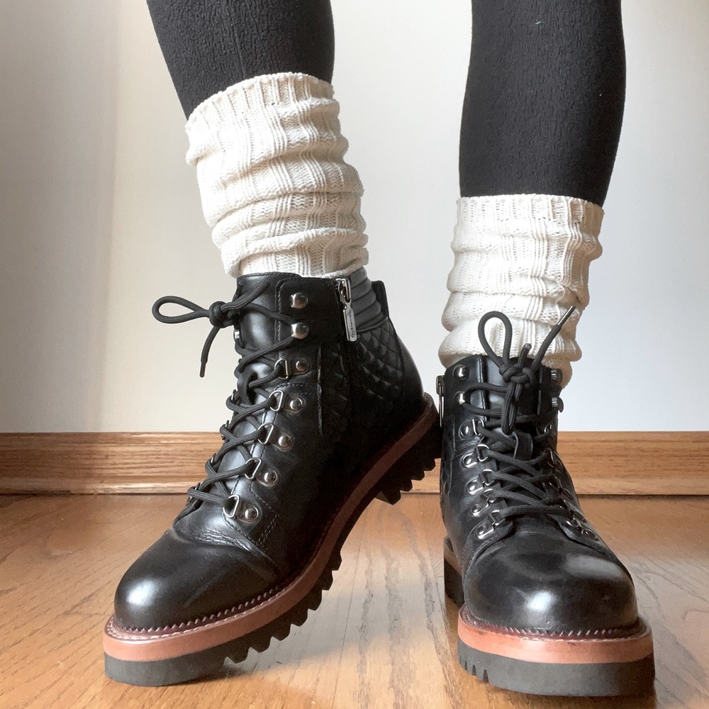 Blondo Black Leather Waterprrof Bootie ✨